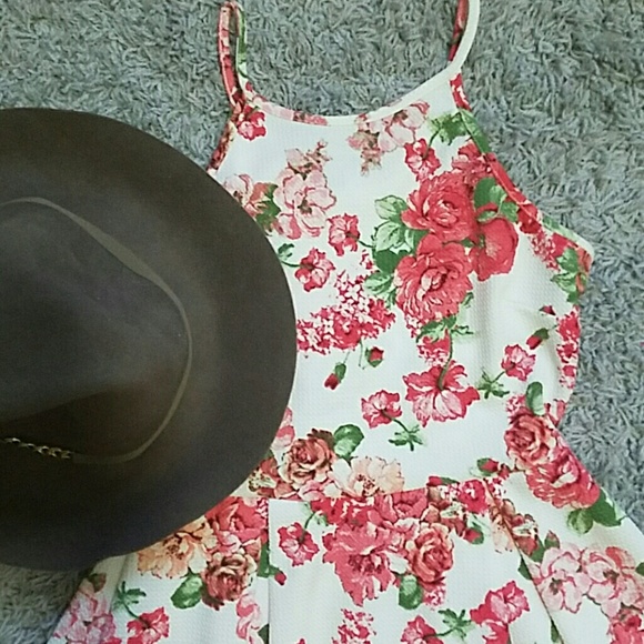 Cute Primaveral Dress - Picture 2 of 2